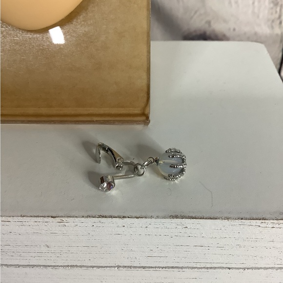 Clip-On Belly Button Ring - Picture 2 of 10